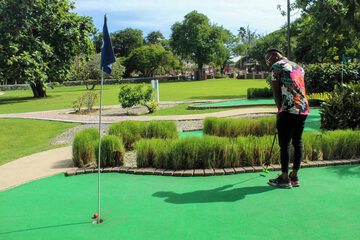 Mini-golf