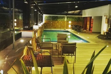 Indoor/outdoor pool