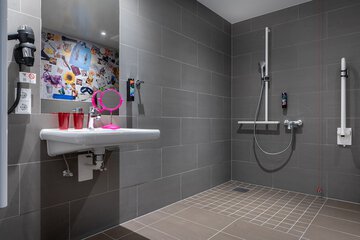 Bathroom amenities
