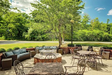 Hotel Exterior 34 of 34