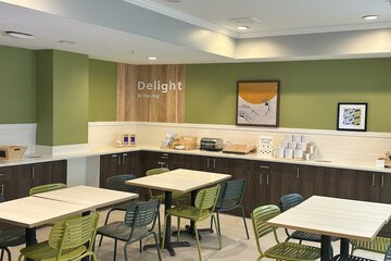 Breakfast/Coffee Service 25 of 27