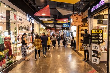 Shopping mall