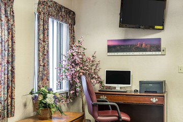 Business Center 19 of 19