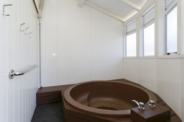 Private spa tub