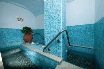Indoor spa tub