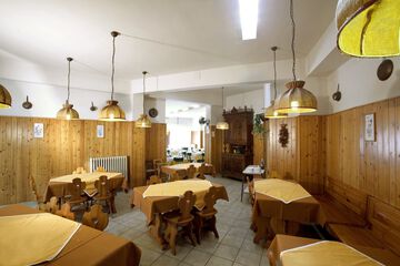 Food court