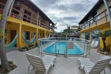 Poolside bar
