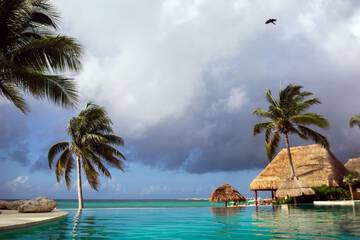 Infinity pool