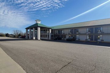 Crestview Inn