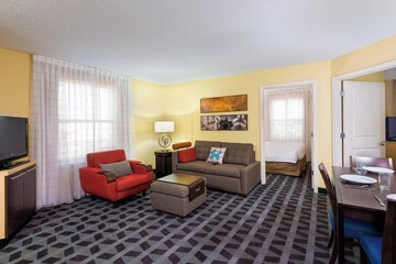 Room 11 of 24