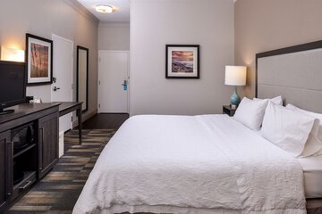 Room 38 of 61