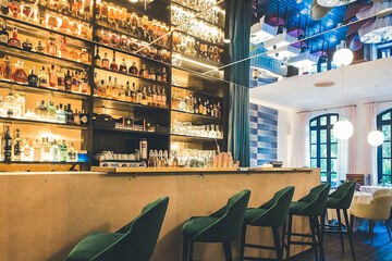 Snack bar