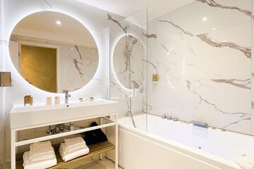 Jetted tub