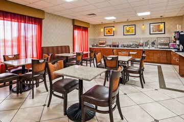 Breakfast/Coffee Service 15 of 18