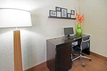 Business Center 32 of 35