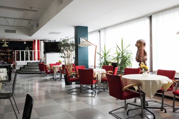 Lobby lounge