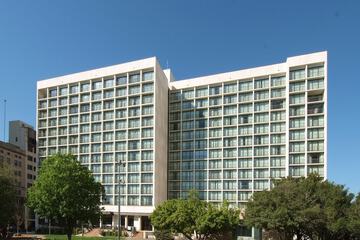 Hotel Exterior 59 of 61