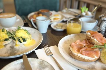 Breakfast meal