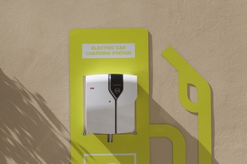 Electric vehicle charging station