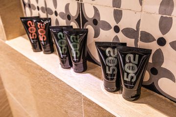 Bathroom amenities