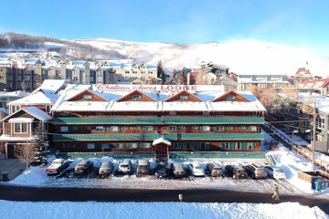 Chateau Apres Lodge
