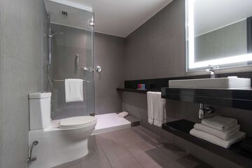 Bathroom shower