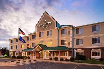 Country Inn & Suites by Radisson Big Rapids, MI
