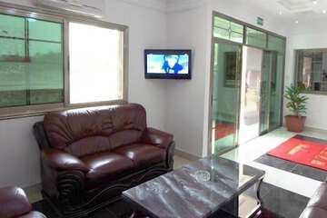 Lobby lounge