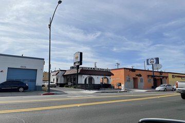 Breakfast/Coffee Service 24 of 27