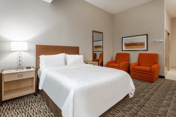 Room 9 of 28