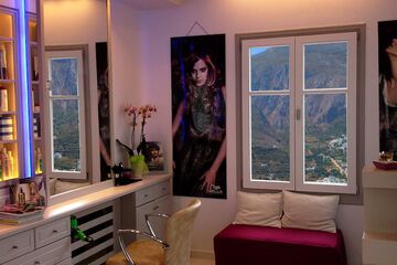 Hair salon