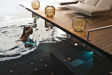Indoor spa tub