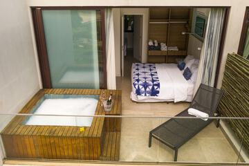 Private spa tub