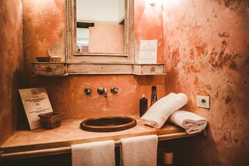 Bathroom sink