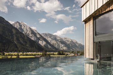 Infinity pool