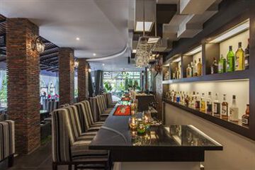 Hotel Bar