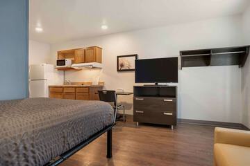 Room 17 of 28