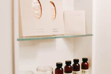 Bathroom amenities