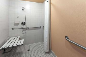 Super 8 by Wyndham Strongsville / Cleveland