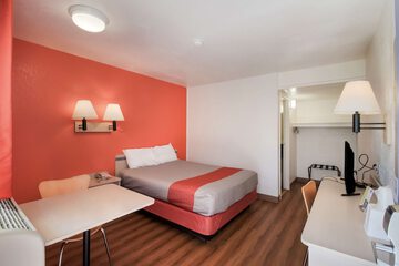 Room 13 of 39