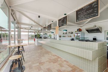 Poolside bar