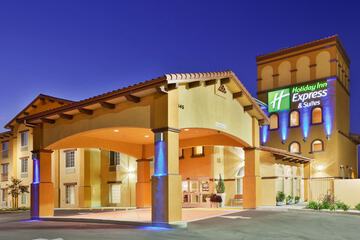 Holiday Inn Express & Suites Willows by IHG