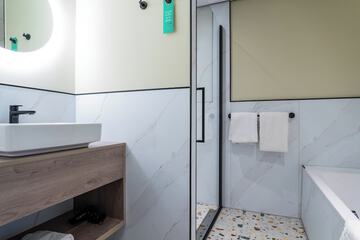 Bathroom shower