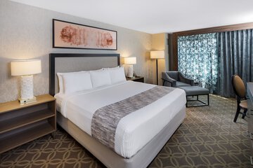 Room 16 of 38