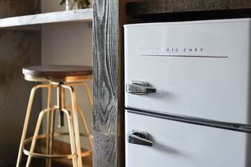 Mini-refrigerator