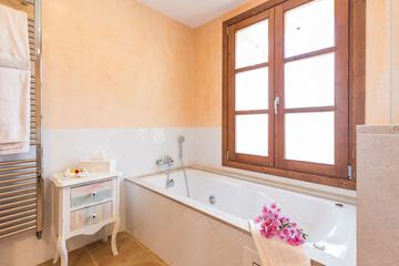 Jetted tub