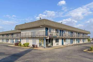 Home 6 Motel