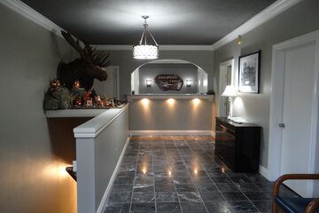 Check-in/check-out kiosk