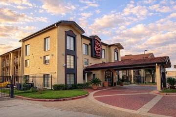 Red Roof Inn & Suites Houston - Hobby Airport