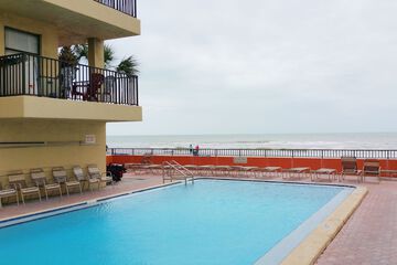 Las Brisas Condominiums
